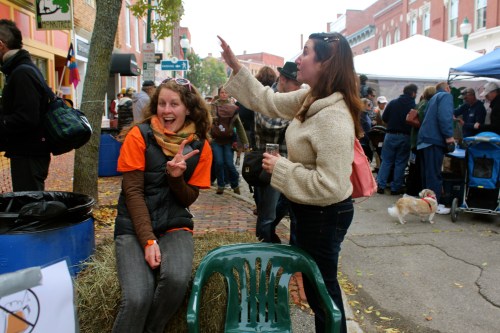So many Gardiner Main Street volunteers on the scene! Thanks, All!
